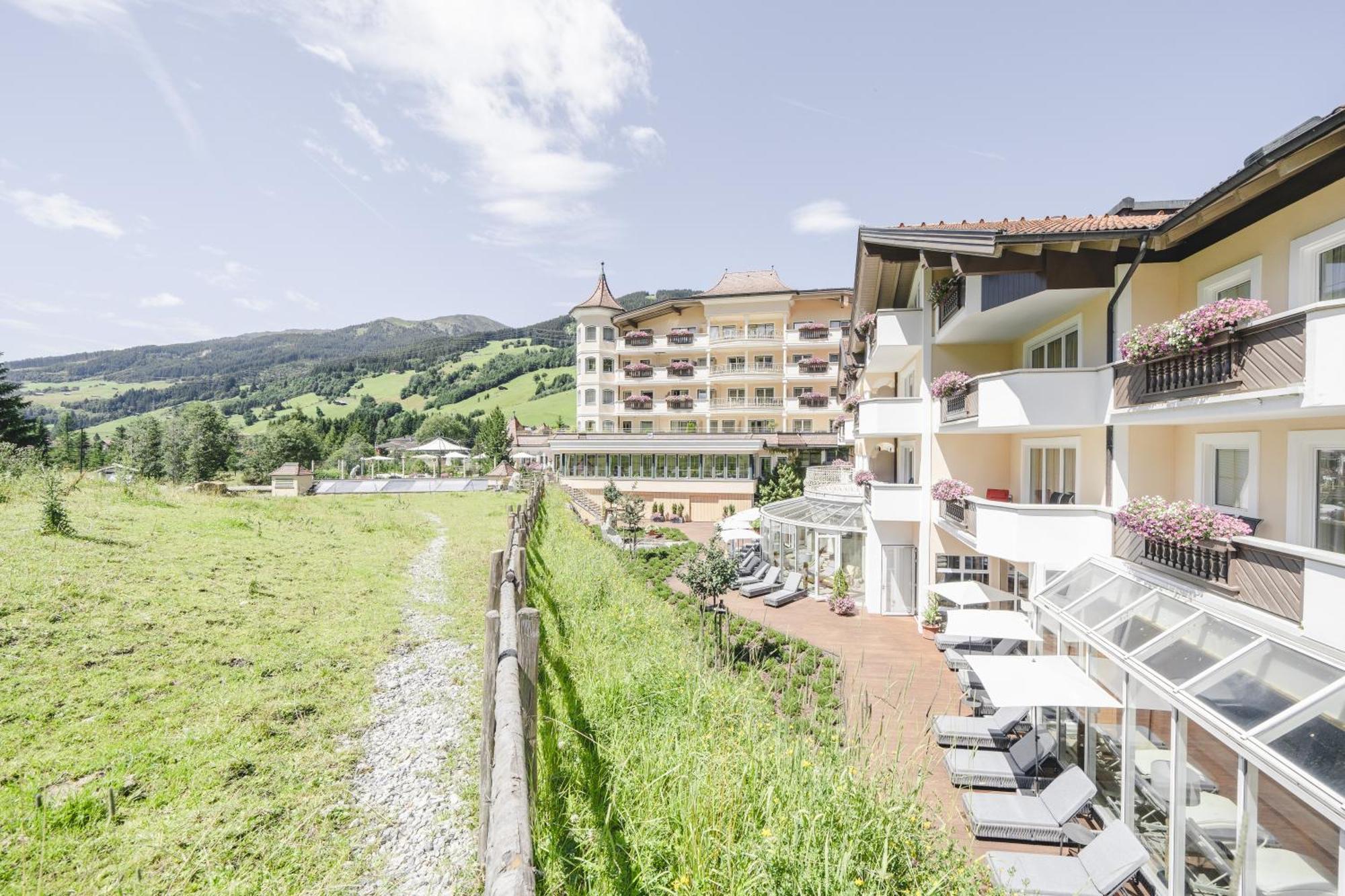 Traumhotel Alpina Superior --Yoga Und Ayurvedahotel (Adults Only) Gerlos Eksteriør bilde